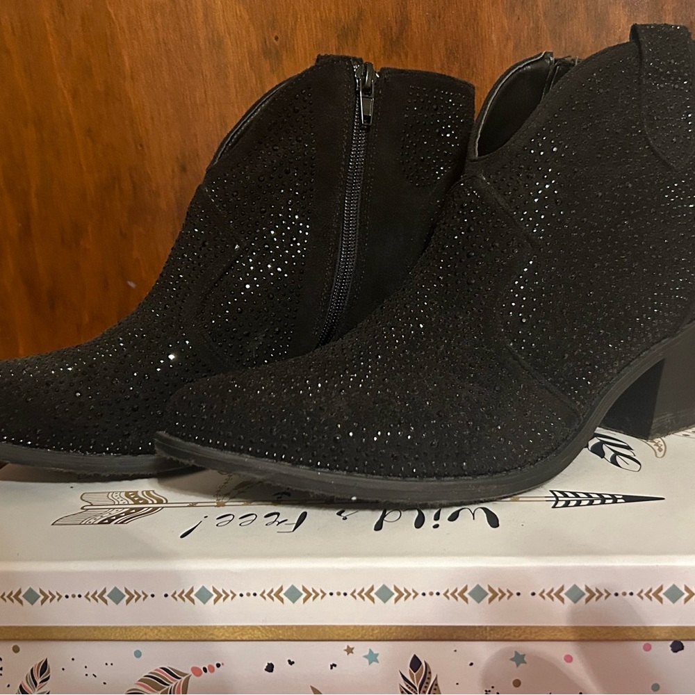 Booties - Picture 5 of 9